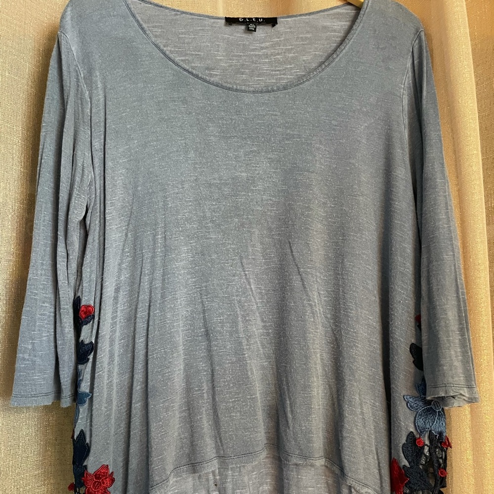 Floral embroidered lace tunic